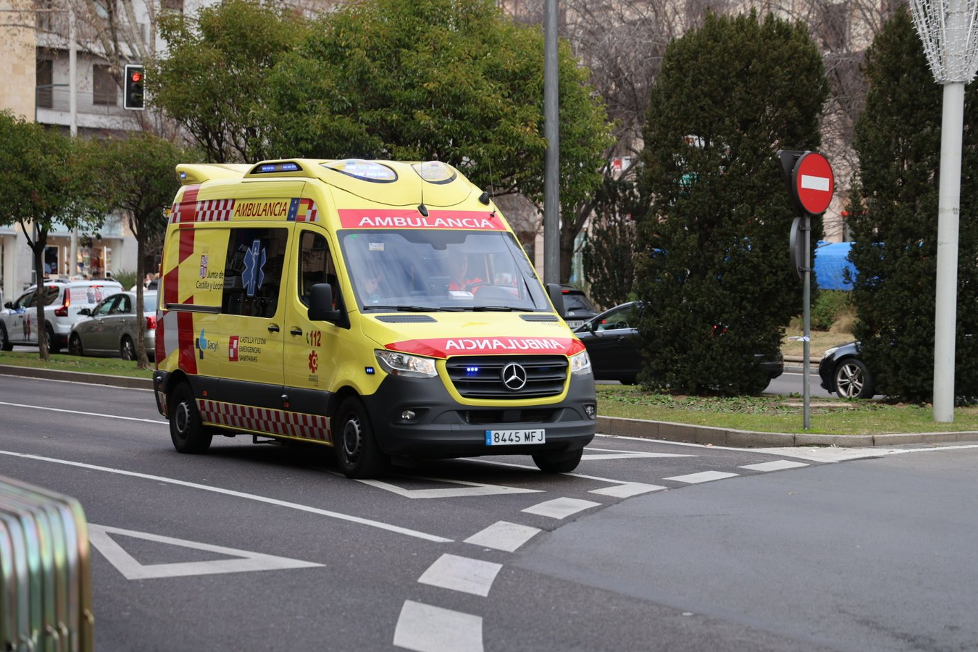 Un accidente entre un patinete y un coche en Cabrerizos deja un joven de 18 años herido
