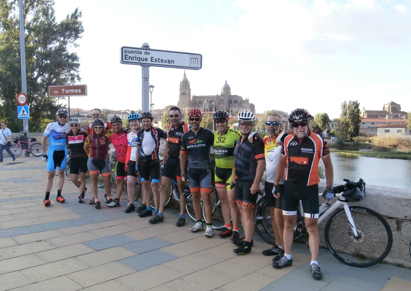 Amigos de la Bici: cuatro décadas de compañerismo y ciclismo slow por las carreteras de Salamanca