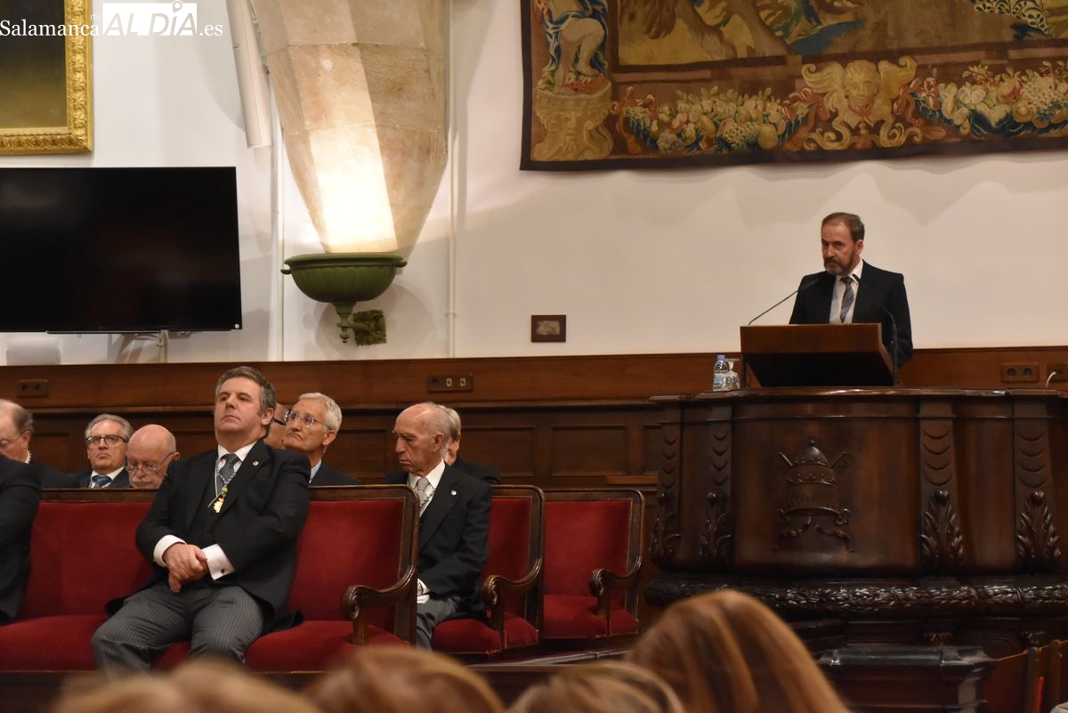FOTOS | El catedrático de la USAL Alberto Orfao ingresa en la Real Academia de Medicina de Salamanca