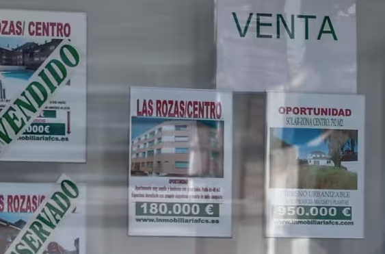 Una pareja joven que viva de alquiler en CyL necesita ahorrar cuatro años y medio para la entrada de una hipoteca