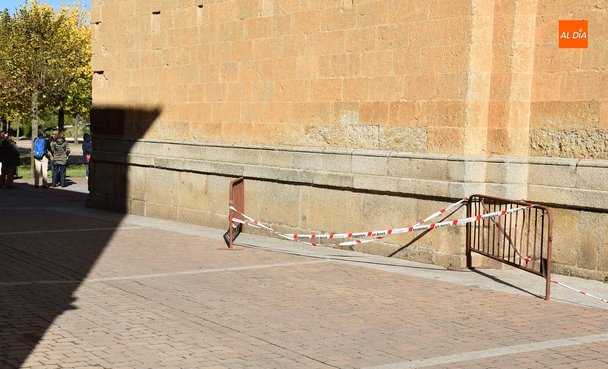 La Catedral sufre pequeños desprendimientos en la cornisa de la Torre y en una ventana