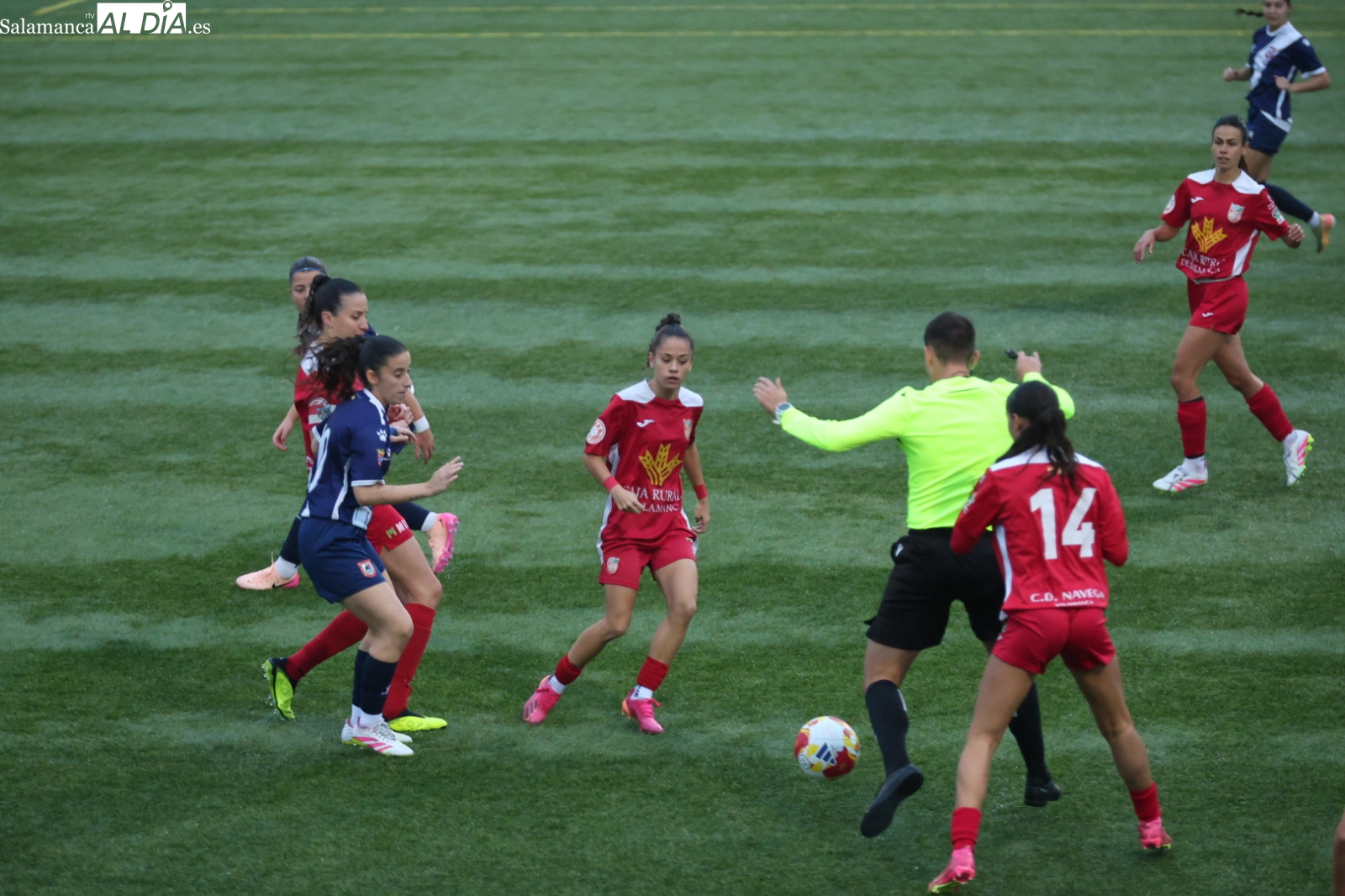 FOTOS | El Navega sale goleado con una manita en casa ante el líder (2-5)