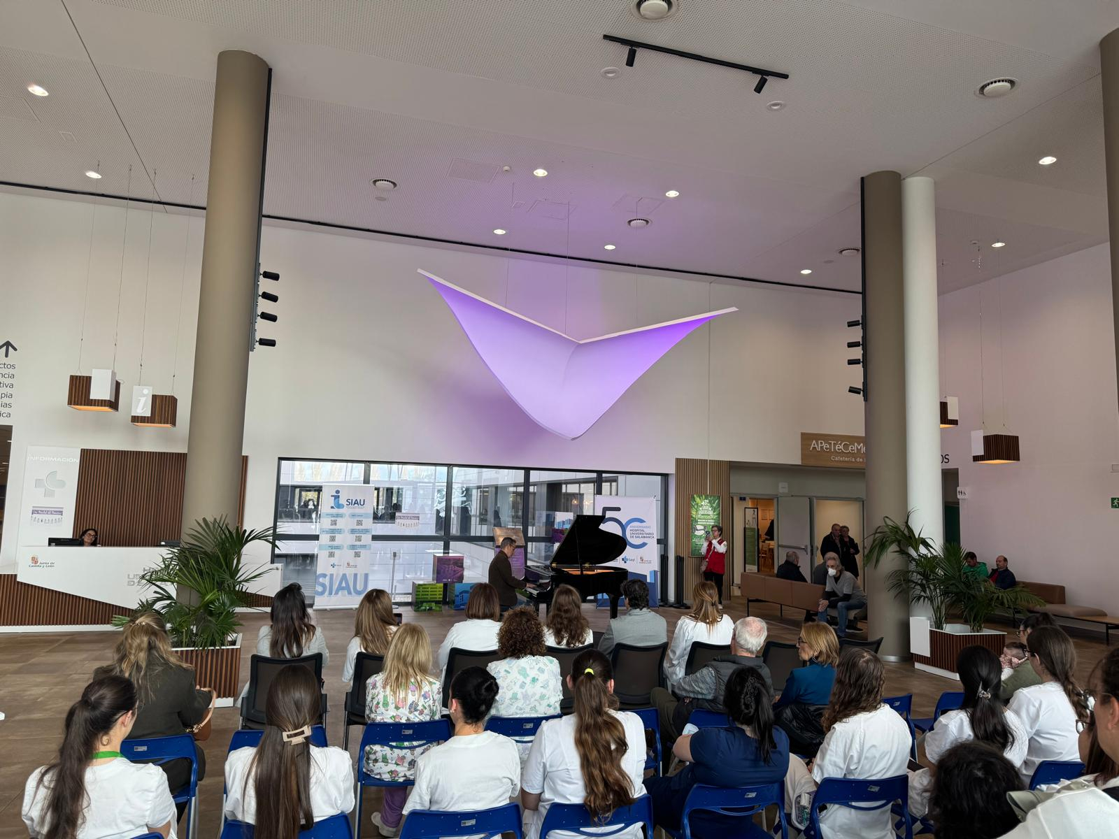 Música y testimonios en el Hospital de Salamanca por la prematuridad