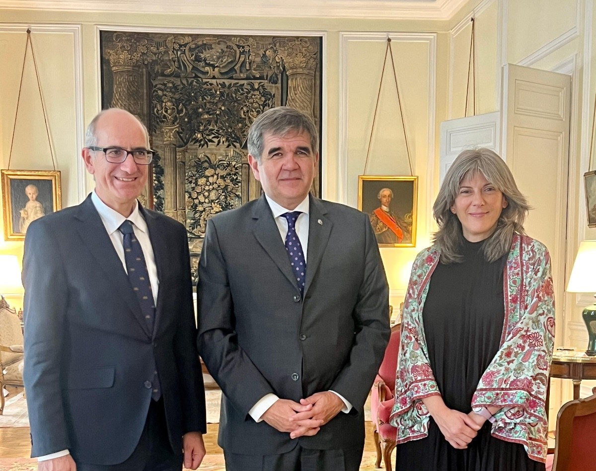 Javier Iglesias refuerza en Buenos Aires los vínculos con la comunidad salmantina junto al embajador de España