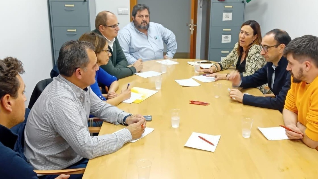 El PSOE se alía con las OPAS para exigir a la Junta más inversión y personal para el campo salmantino