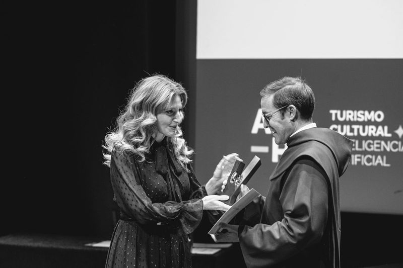 Miguel Ángel González recibe el Premio AR-PA 2024