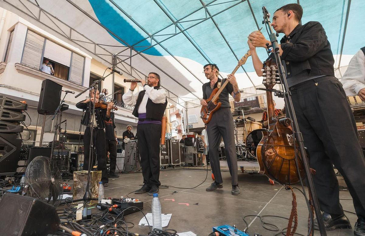 La banda El Nido vuelve a la ciudad que la vio nacer con su aclamado folk moderno
