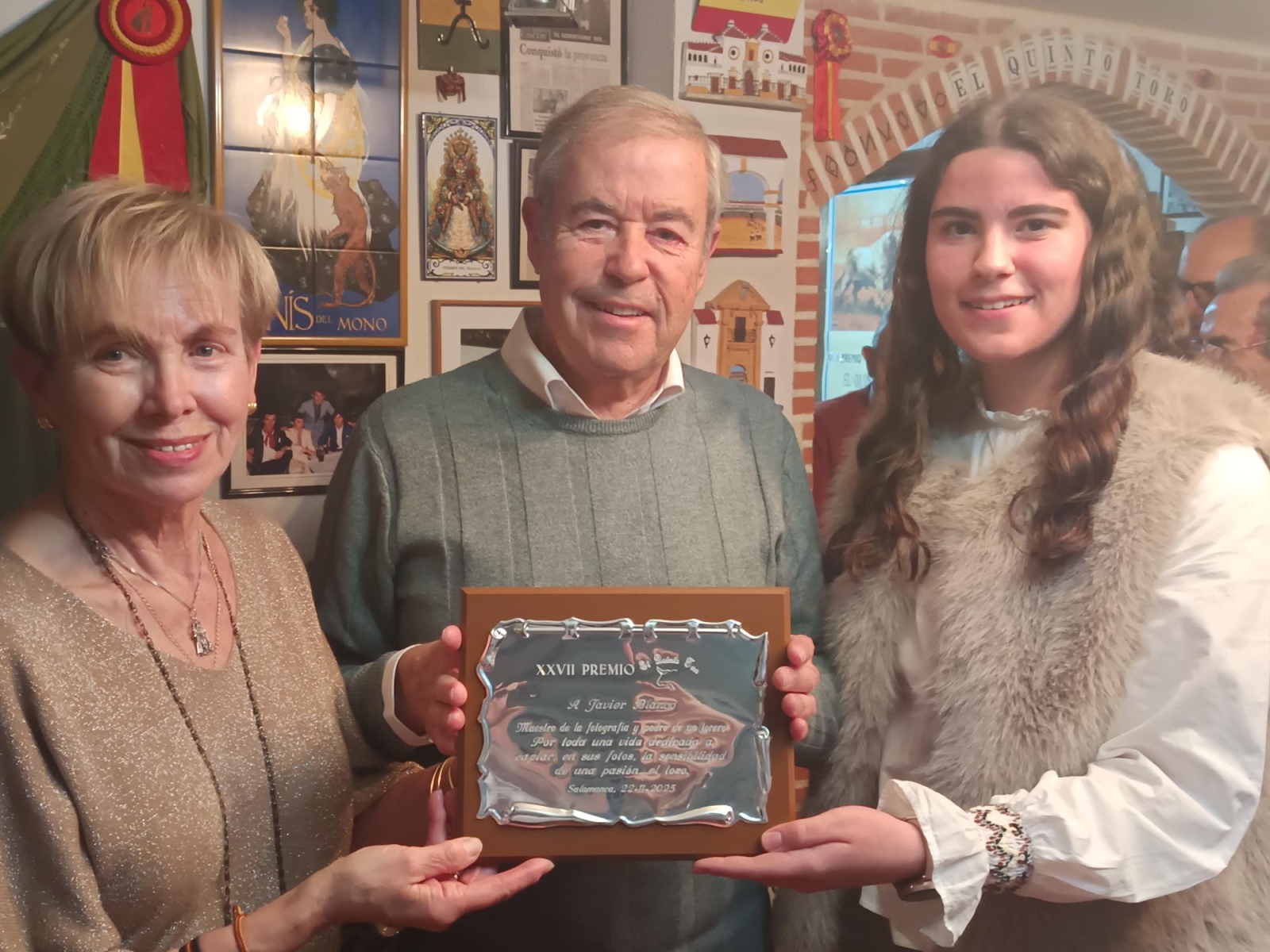 El Trofeo Quinto Toro premia la labor de Javier Blanco al frente de Lances de Pluma y Pincel