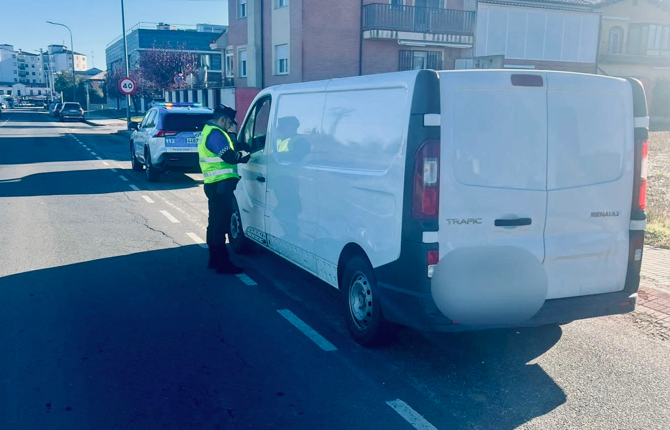 La Policía Local participa en una campaña especial de seguridad vial centrada en furgonetas