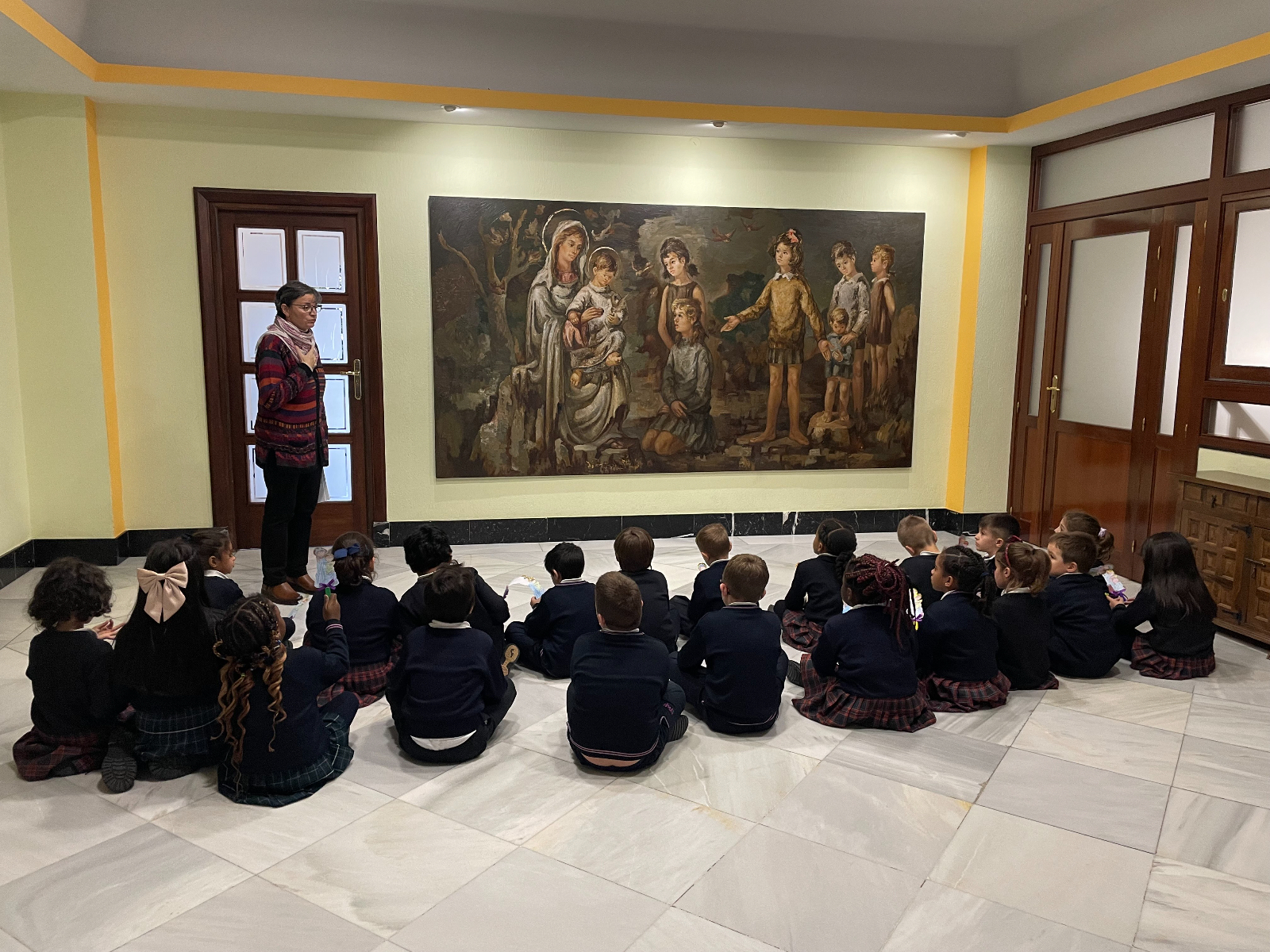 El Colegio Misioneras de la Providencia conmemora la festividad de su patrona en una jornada de convivencia