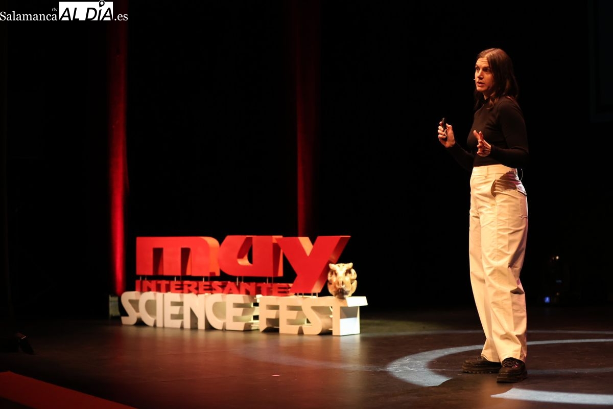 FOTOS | De los agujeros negros a los neuroderechos: la mejor ciencia nacional se da cita en Salamanca