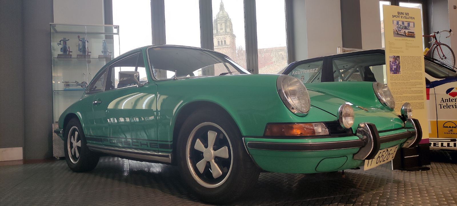 Un icónico Porsche 911 T de 1973 se convierte en la pieza del mes del Museo de Automoción