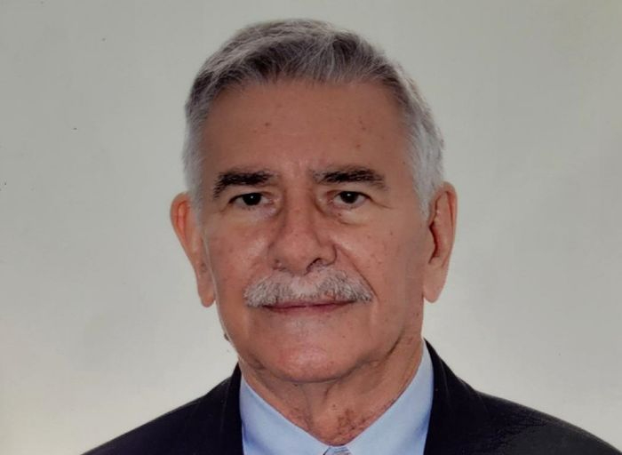 El cuello, a debate en el Casino de Salamanca: una visión entre la ciencia y el arte