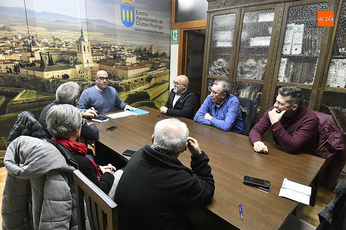 Los empresarios del Polígono Las Viñas reclaman mayor limpieza, señalización e interés municipal