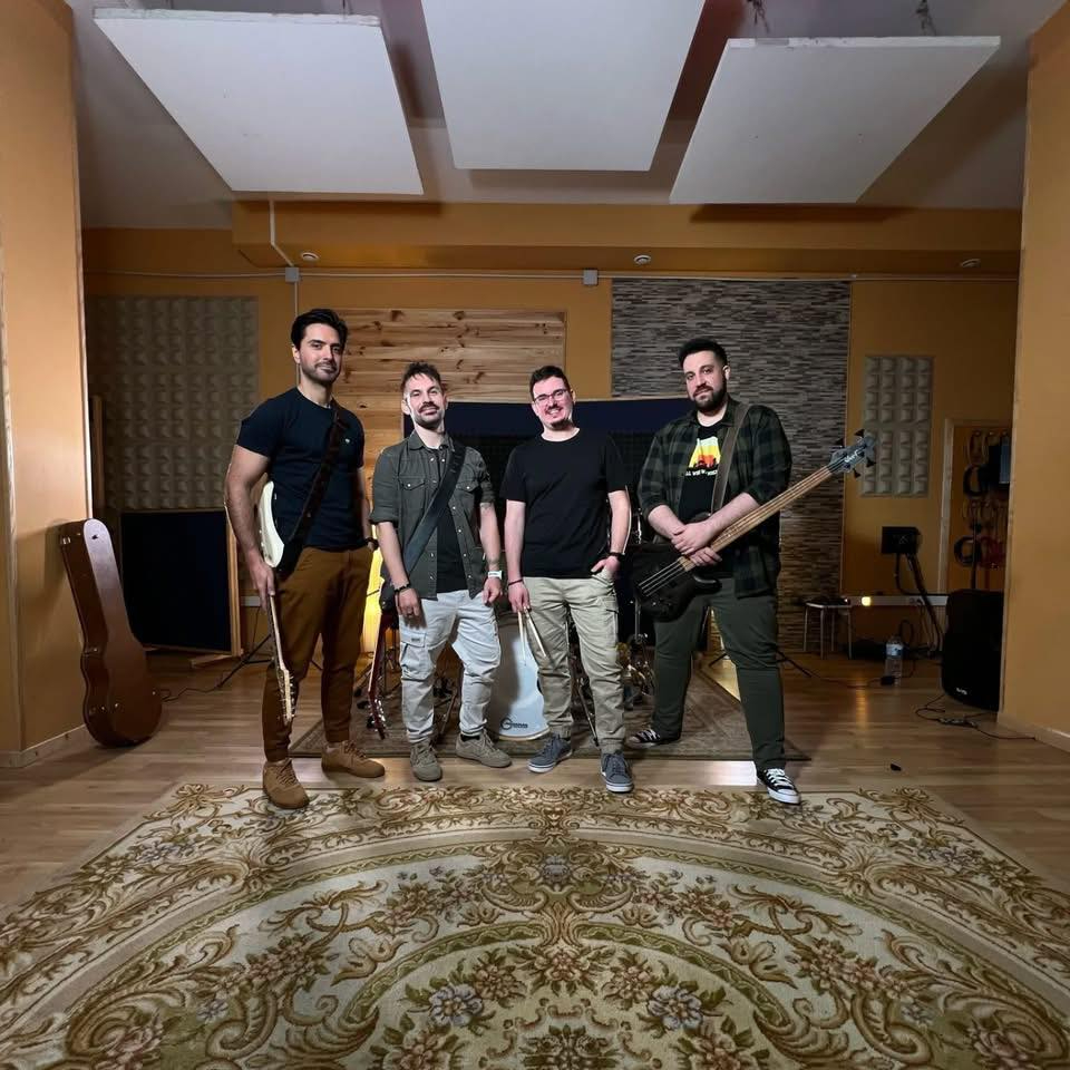 Sin Sentido presenta este viernes en la Sala B del CAEM su tercer disco, Alguien donde volver