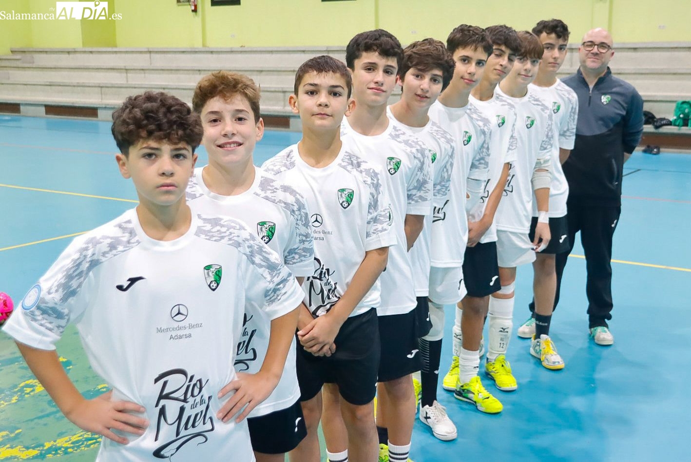 FOTOS | El Infantil Regional del Intersala, un equipo hecho para soñar con el Campeonato de España: No se puede ganar el partido antes de bajar del autobús
