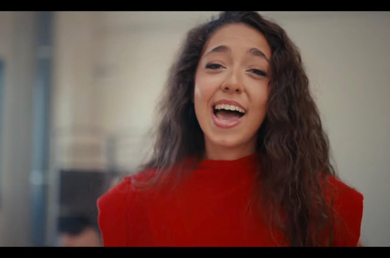 VÍDEO | La salmantina Nereida Sanchón estrena De tu mano, su nueva canción con videoclip