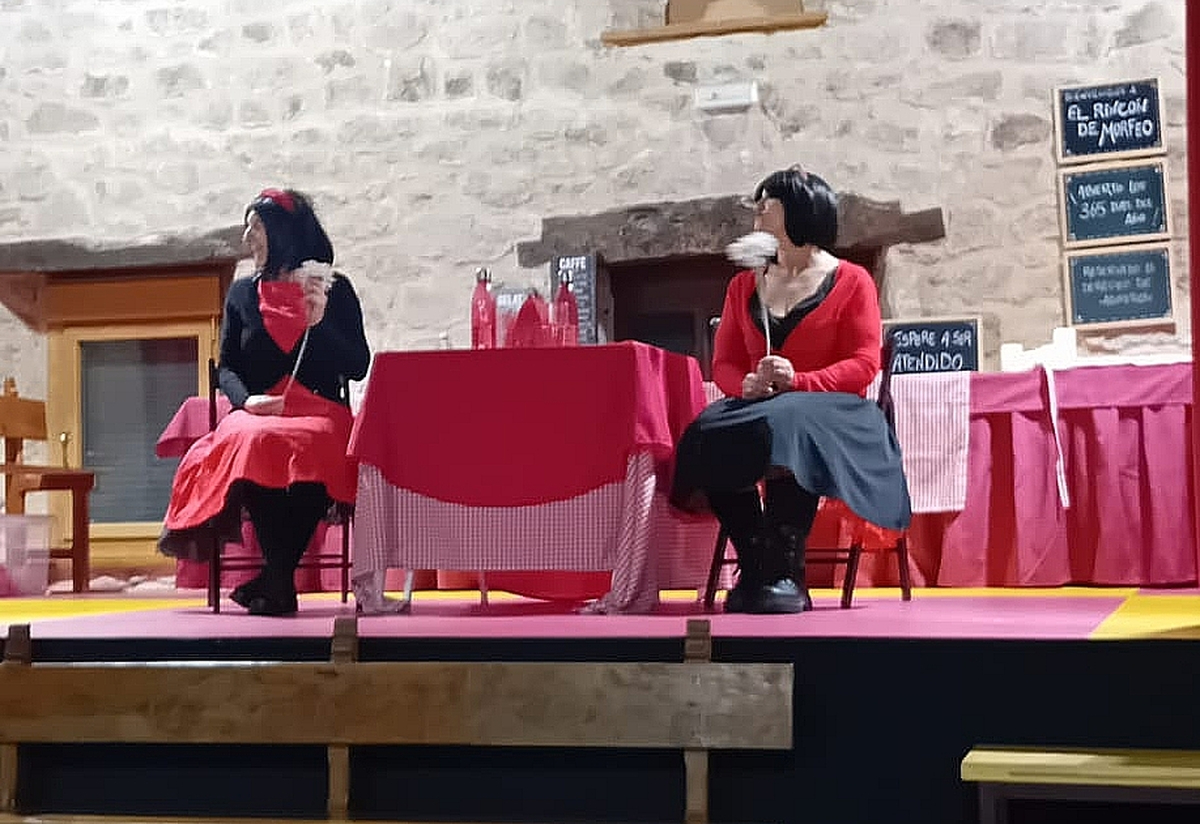 El teatro y la comedia llegan a Cipérez para visibilizar a la mujer rural