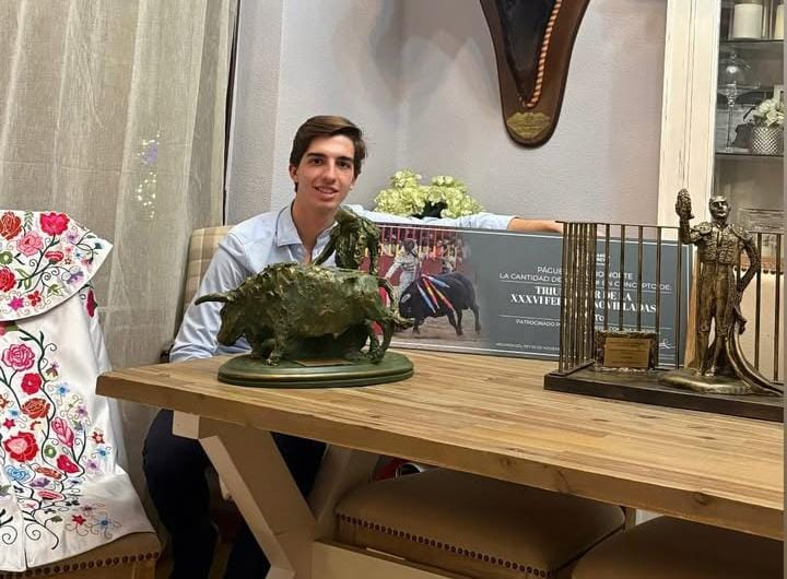 Julio Norte recoge la Vid de Oro como triunfador de la feria de Arganda del Rey