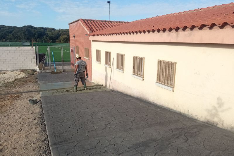 El Encinar estrena una renovada zona deportiva gracias al AFE de albañilería de Terradillos