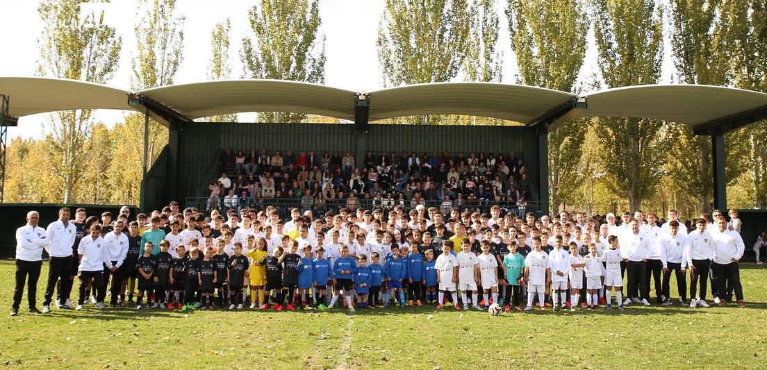 El Alba de Tormes CF presenta a sus 160 jugadores para la temporada 2025-2026