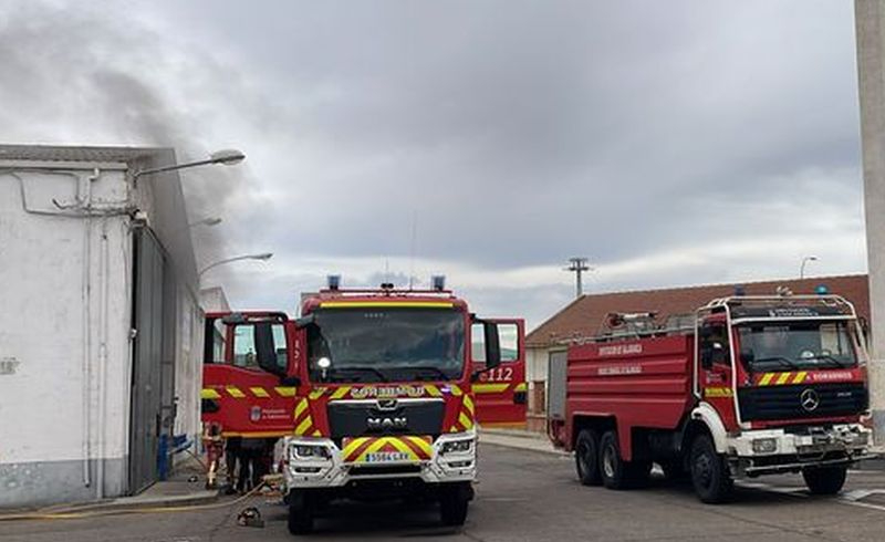 Un hombre de 67 años, afectado por inhalación de humo en el incendio de una vivienda en Santiz