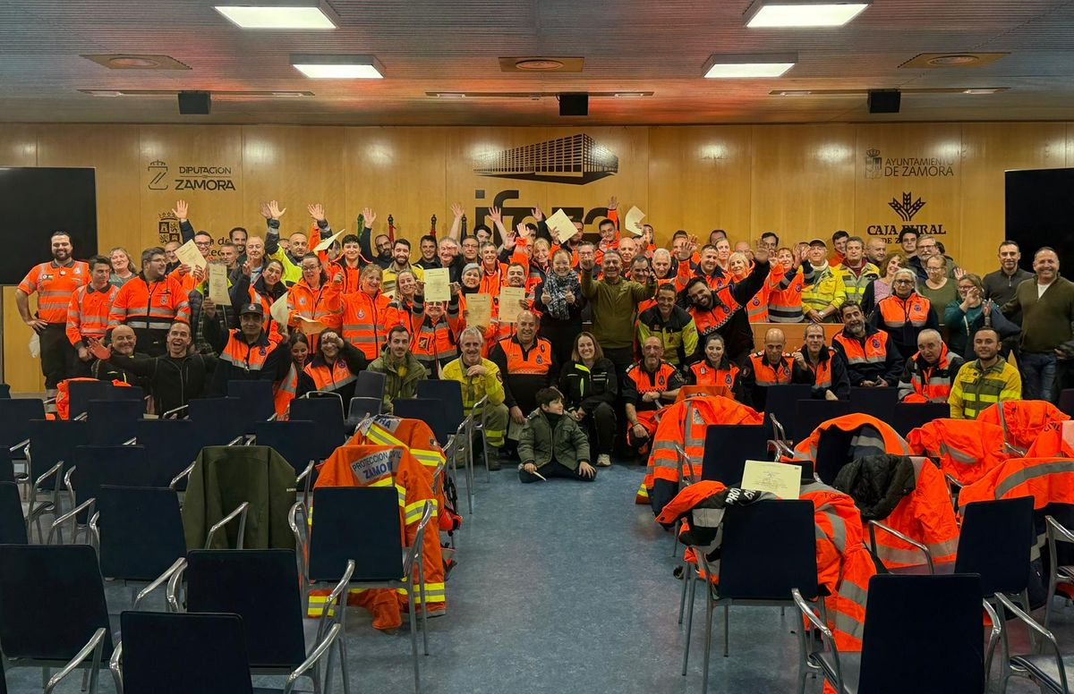 La Junta forma a equipos de Salamanca y Zamora en técnicas para combatir incendios en la interfaz urbano-forestal