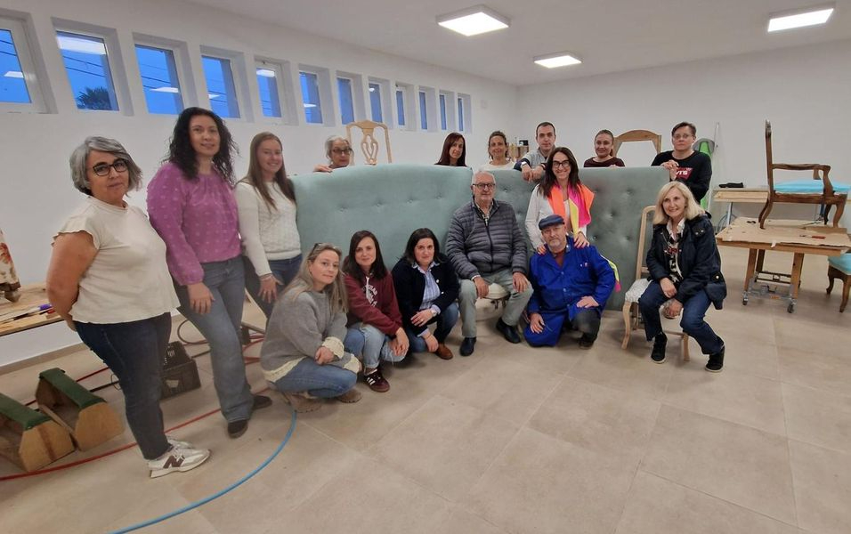La tapicería revive en Torrejón de Alba como una nueva oportunidad laboral para el mundo rural