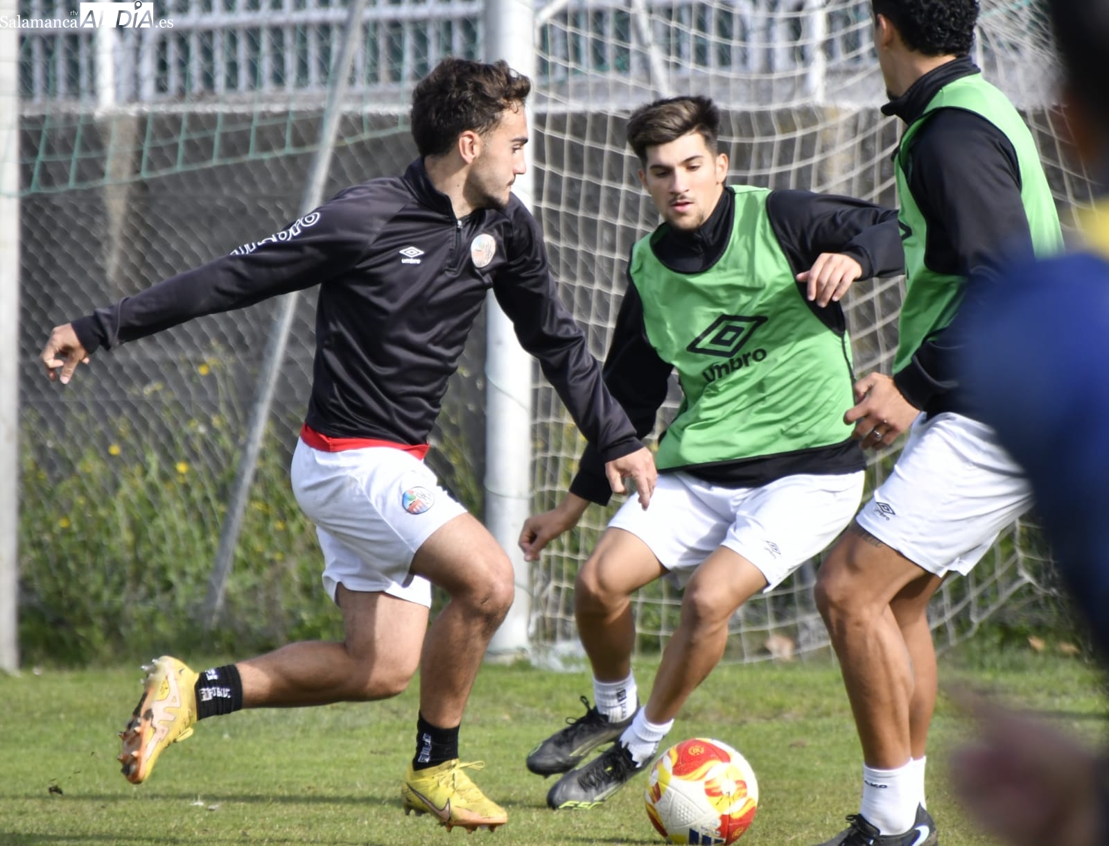 FOTOS | El Salamanca UDS recupera a Davo y está pendiente de Jon Villanueva, mientras que Leo Mendes no se va con Guinea