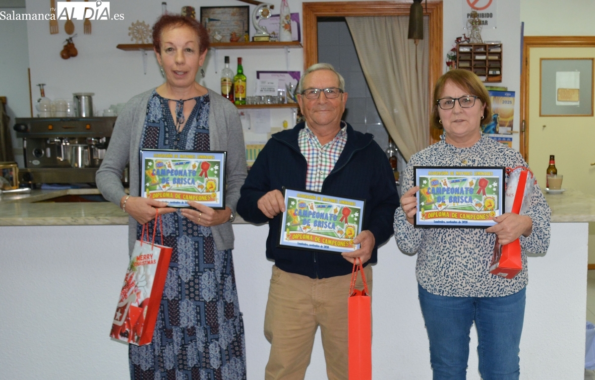 Las mujeres triunfan en el XXII Campeonato de Brisca del hogar del jubilado de Lumbrales