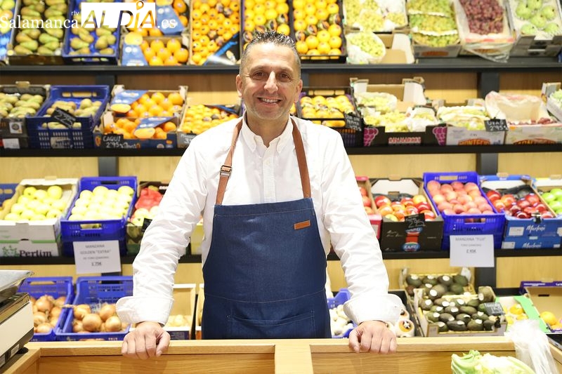 Richard Pérez abre Frutería Tejedor en la calle Benitas de Alba de Tormes
