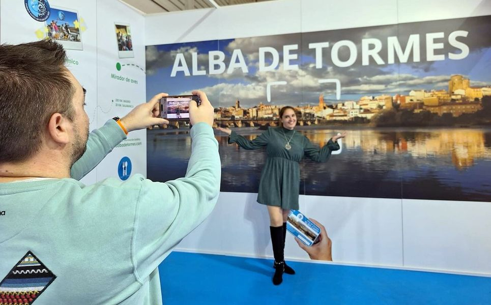 Más de 2.000 visitantes respaldan la oferta de Alba en Intur