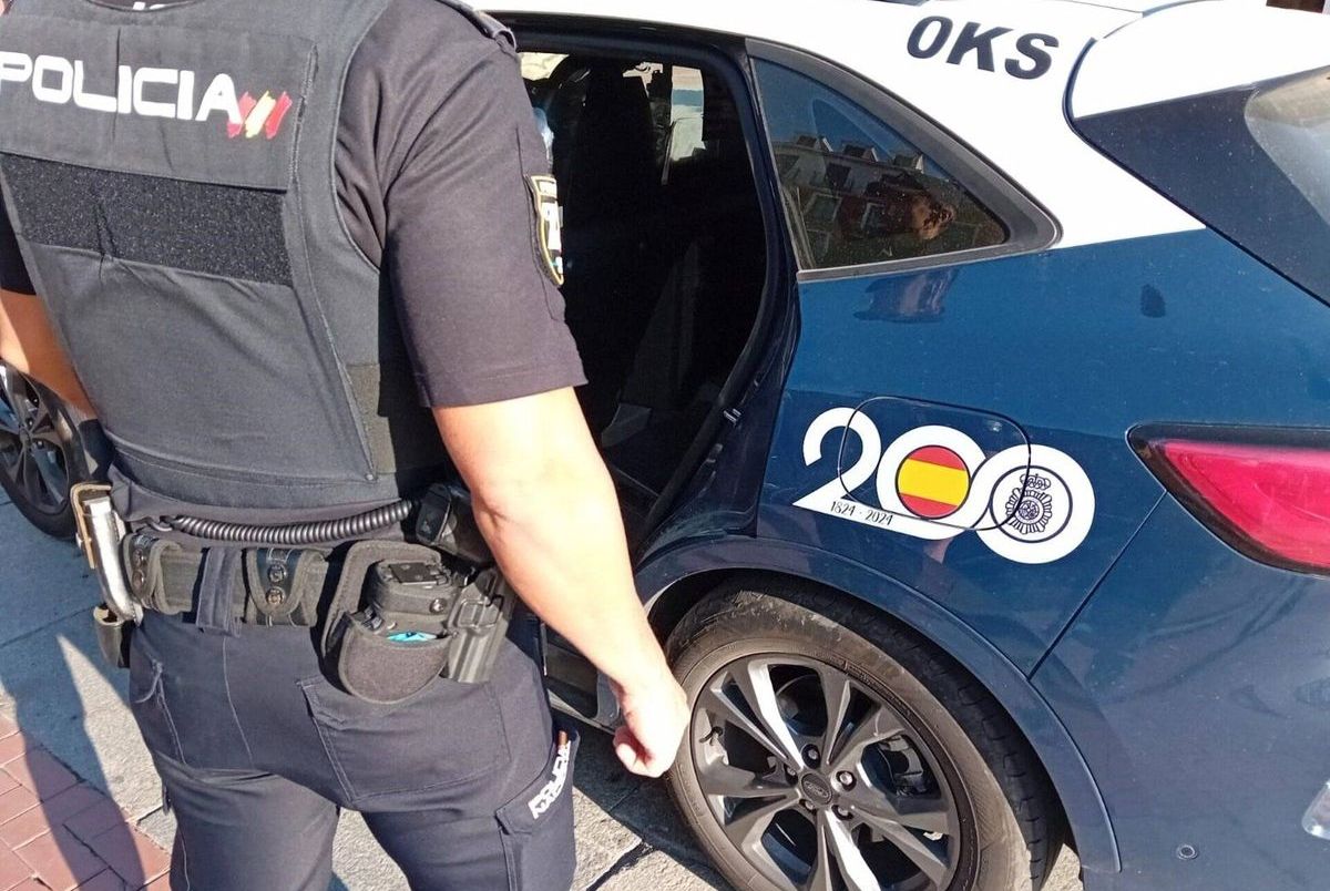 Una persecución a pie por Salamanca acaba con un detenido por robo en un vehículo