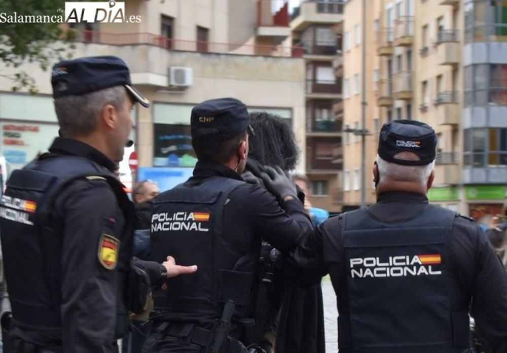 Detenido tras una persecución policial en en el barrio de Buenos Aires un hombre por robar dos patinetes y una bici