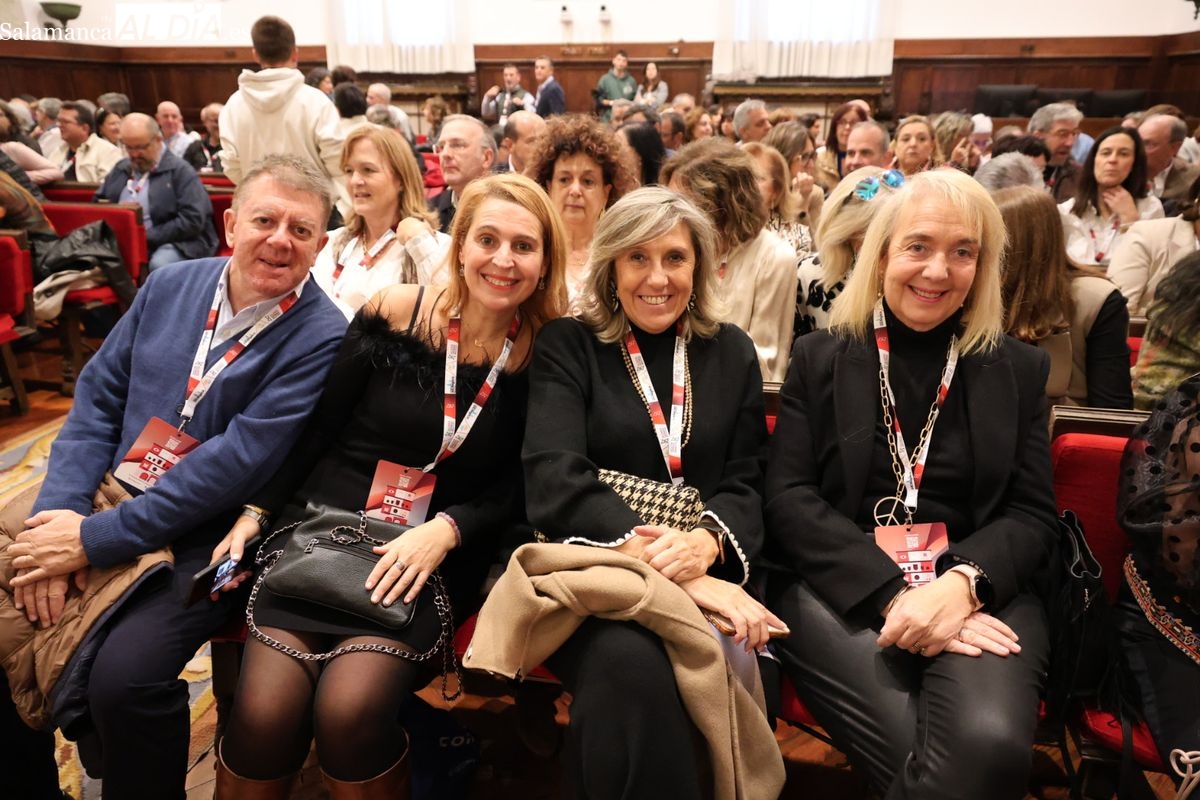 FOTOS | Alumni USAL da la bienvenida a los antiguos alumnos de las promociones de 1985, 1990 y 1995