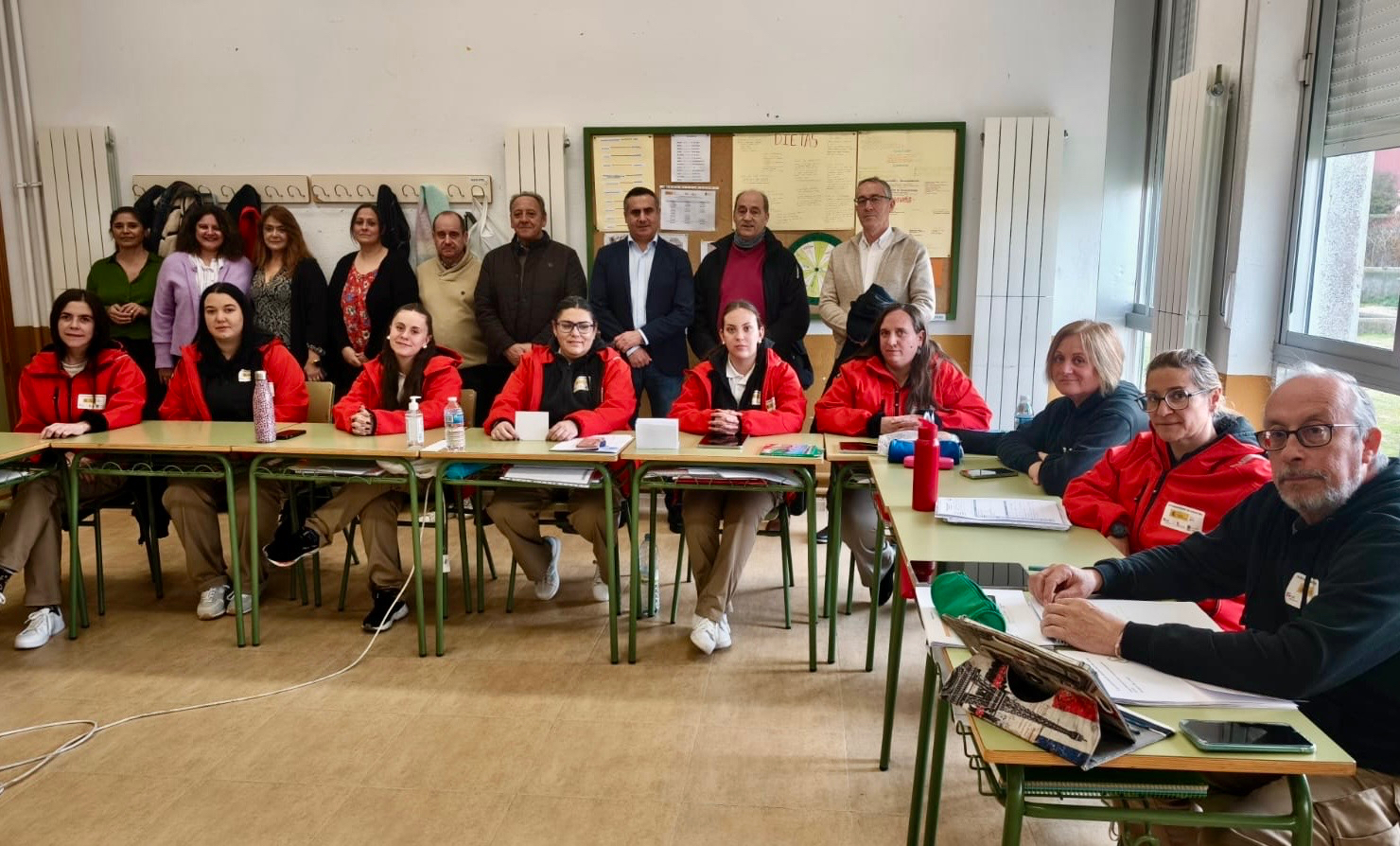 El Diputado de Empleo visita la AFE Sociosanita de Diputación en Macotera, formando a 10 alumnos en atención a domicilio y residencias