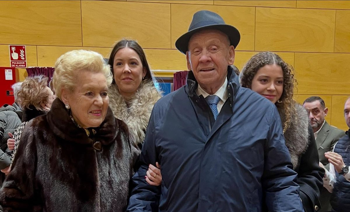 Emotivo homenaje a Pepe Villares, el alcalde que transformó Villares de la Reina durante 45 años