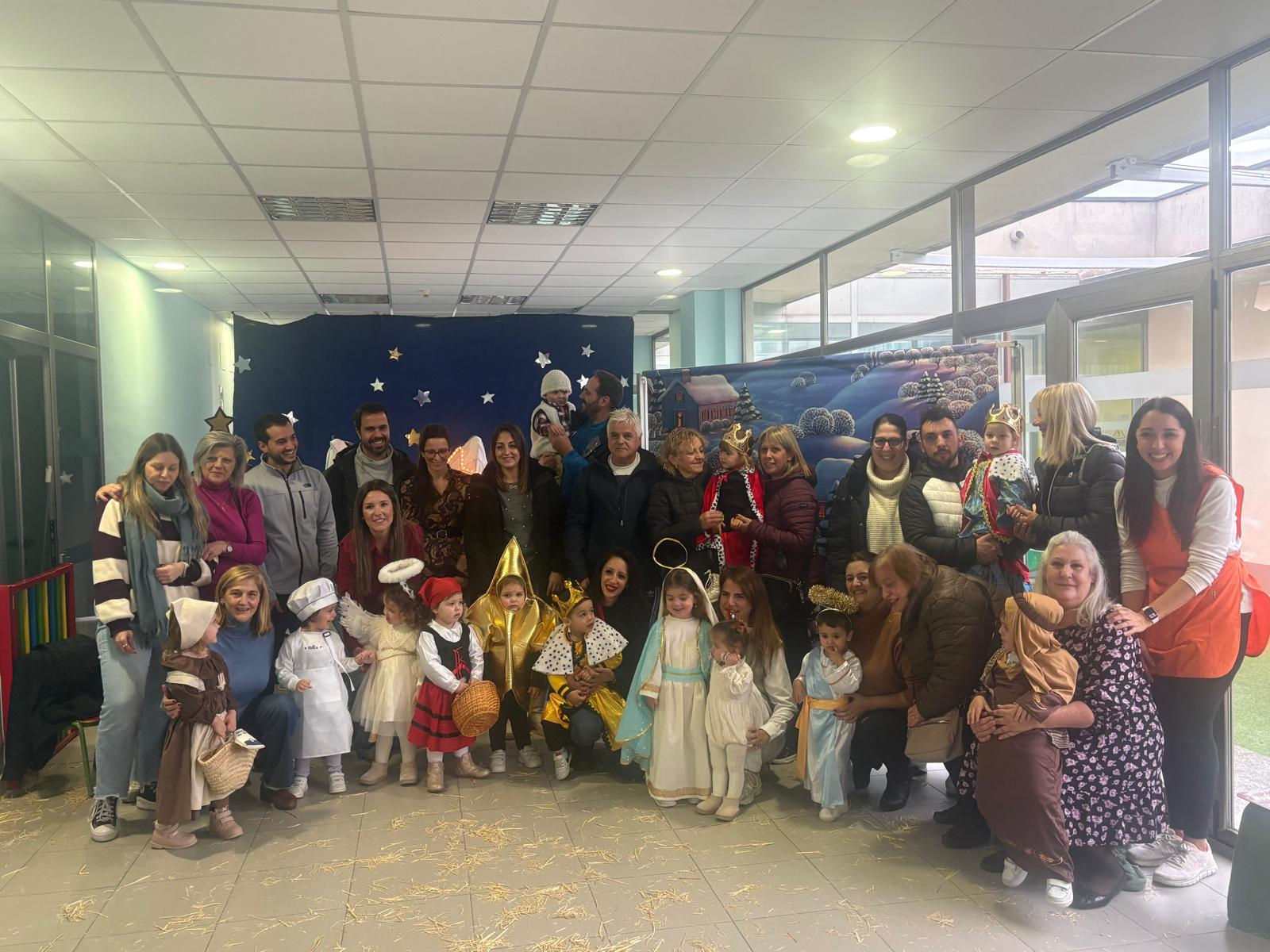 Los alumnos de la Escuela Municipal Infantil de Santa Marta protagonizan un belén viviente