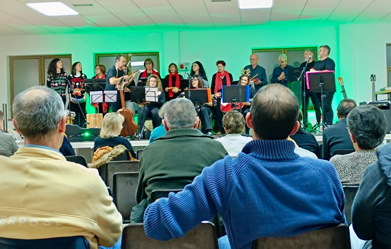 El Campo de Peñaranda disfruta con canciones navideñas de todos los tiempos ofrecidas por el Taller de Canto Popular
