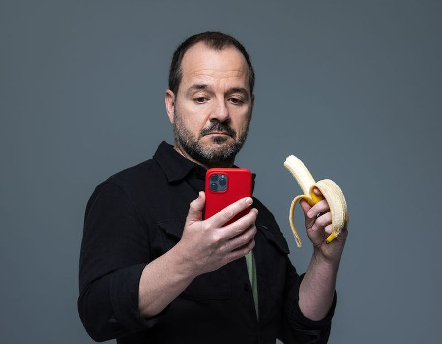 Ángel Martín y la desconexión cerebral: su monólogo Somos monos llega a Salamanca