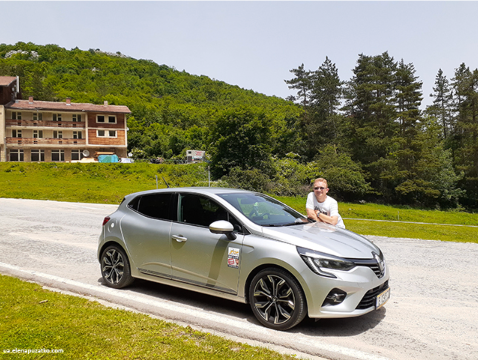 Alquiler de coche o taxi: qué conviene más para viajar en 2025