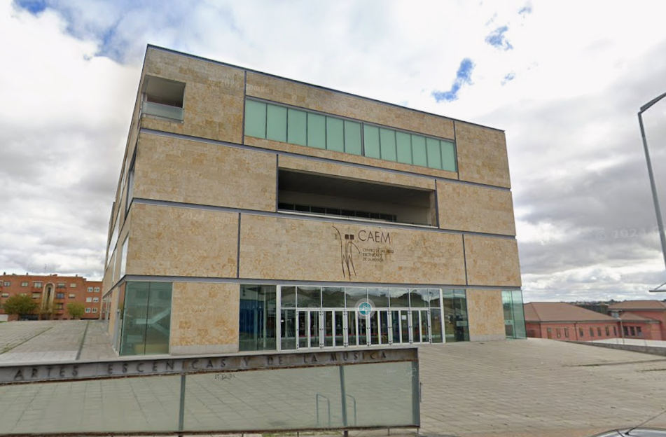 La Sala B acoge Le es fácil flotar, una sátira de la dramaturga salmantina Eva Redondo