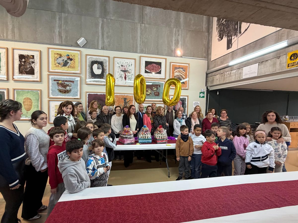 La Escuela de Hostelería de Santa Marta acoge una fiesta de cumpleaños por el centenario de Carmen Martín Gaite (Fotos)