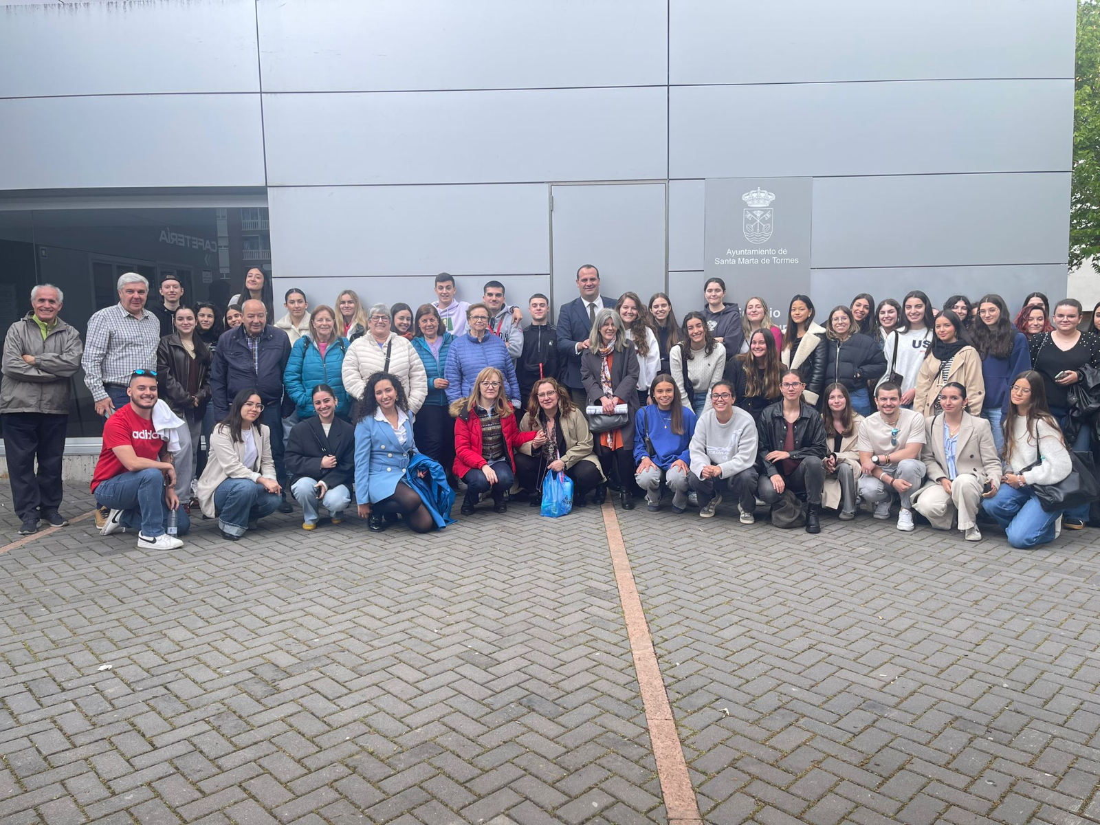 Santa Marta y la USAL crean una red intergeneracional para combatir la soledad de los mayores