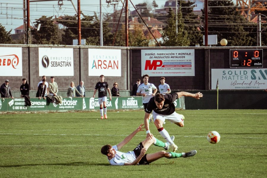 El Salamanca UDS se lleva un punto ante el Rayo Cantabria con Leo Mendes como héroe y villano (1-1)