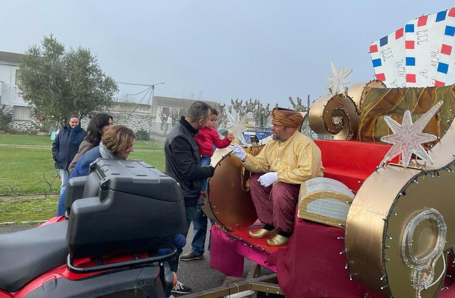 El Cartero Real de los Amigos de la Ilusión recogerá las cartas de los niños este sábado en Miróbriga
