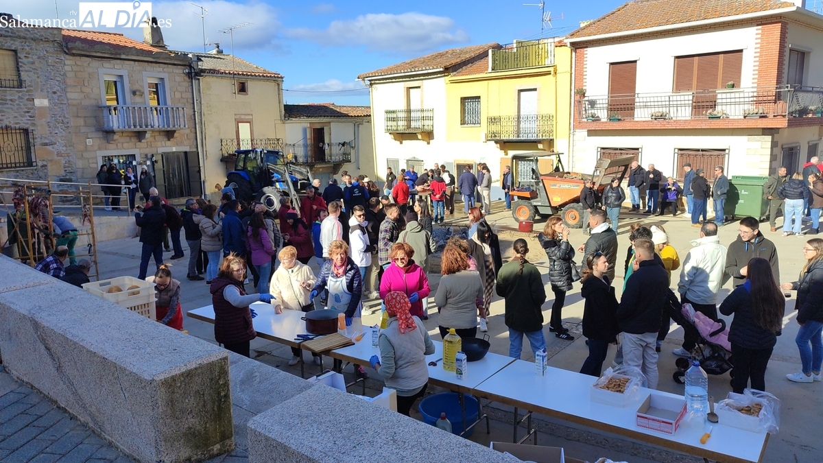 Saucelle celebra su Semana Cultural con una matanza solidaria por los afectados del fuego en Cipérez