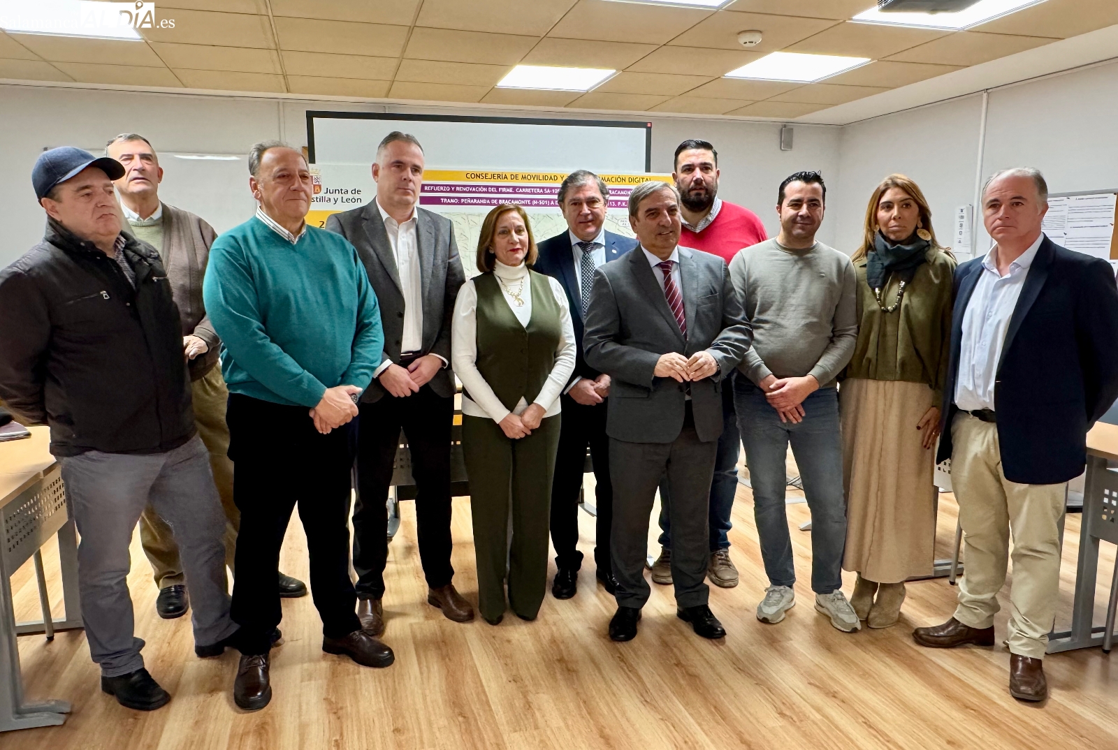 La Junta presenta en Peñaranda la renovación total de la carretera entre la ciudad y el límite con Ávila con 4,5 millones estimados