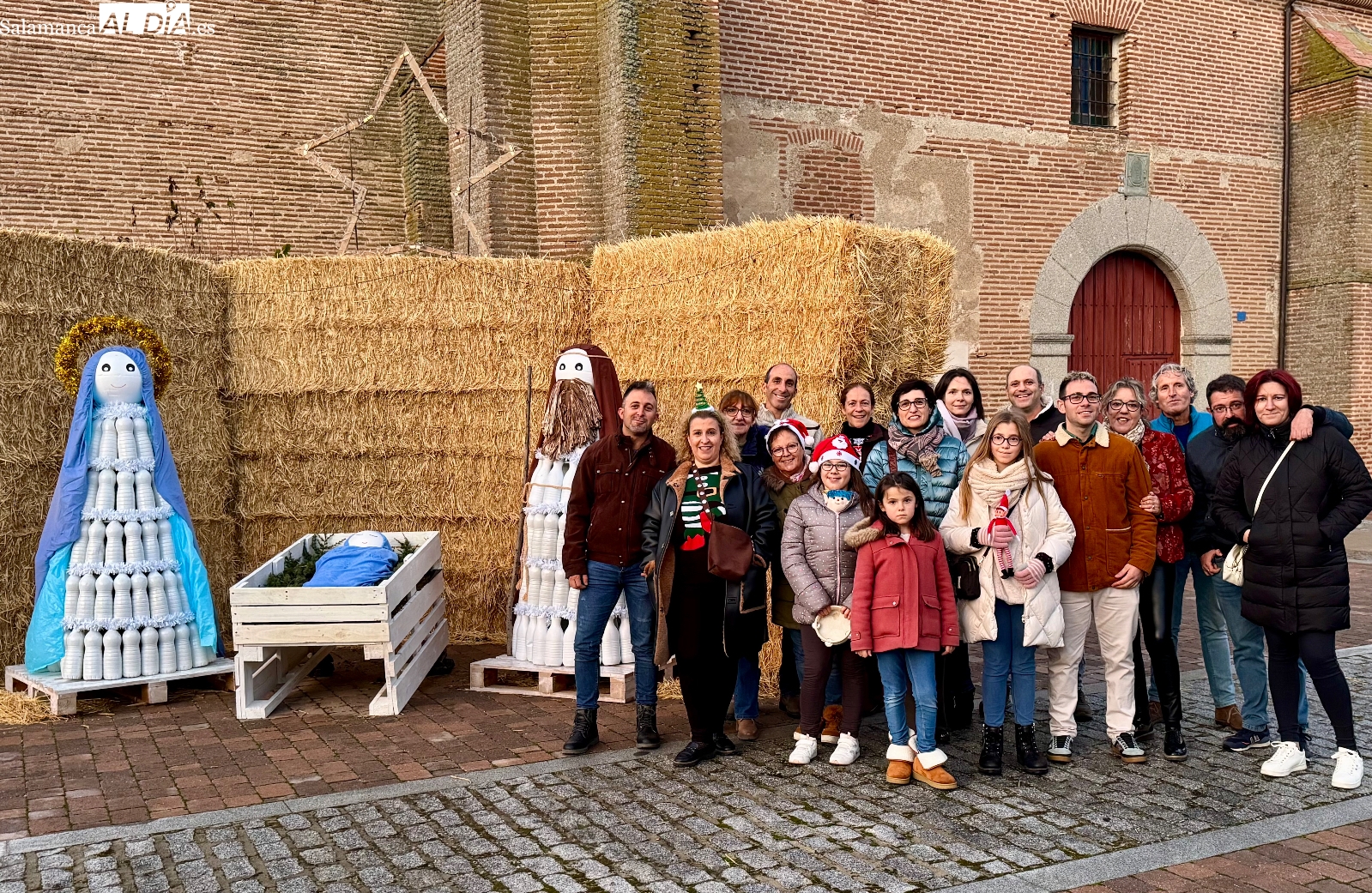 El Campo de Peñaranda ilumina su Navidad con el orgullo de un pueblo unido en su decoración artesanal y sostenible