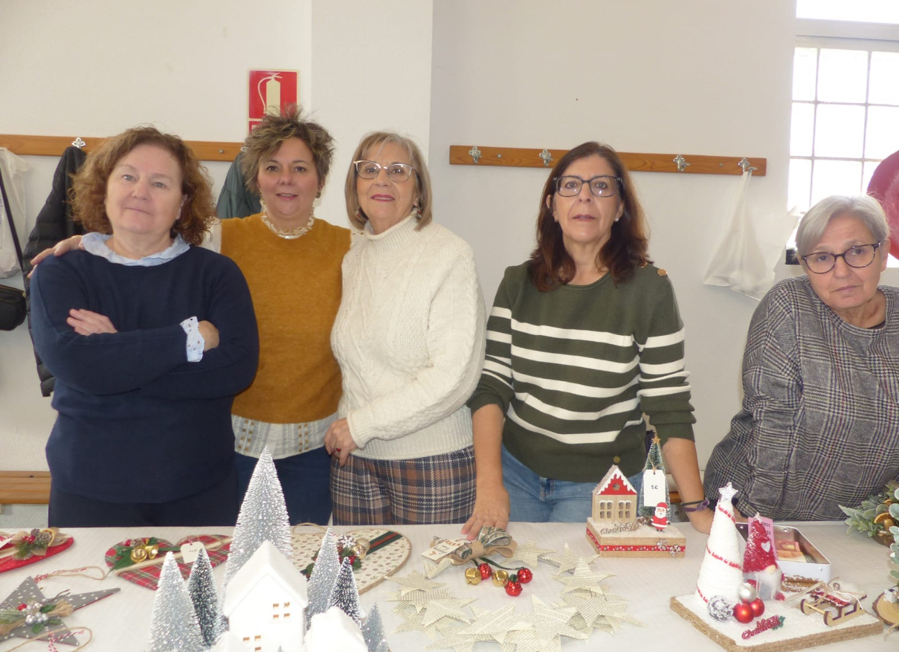 Villoria celebra un multitudinario Mercadillo Navideño Solidario en apoyo a los pacientes de ELA
